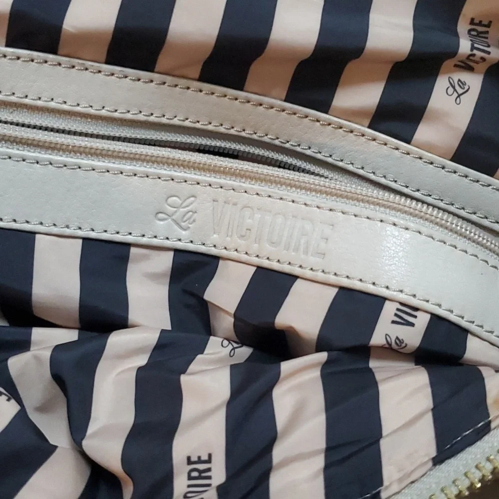 La Victoire white hinge satchel